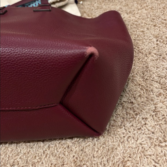 Tory Burch McGraw Burgundy Tote - Picture 6 of 11